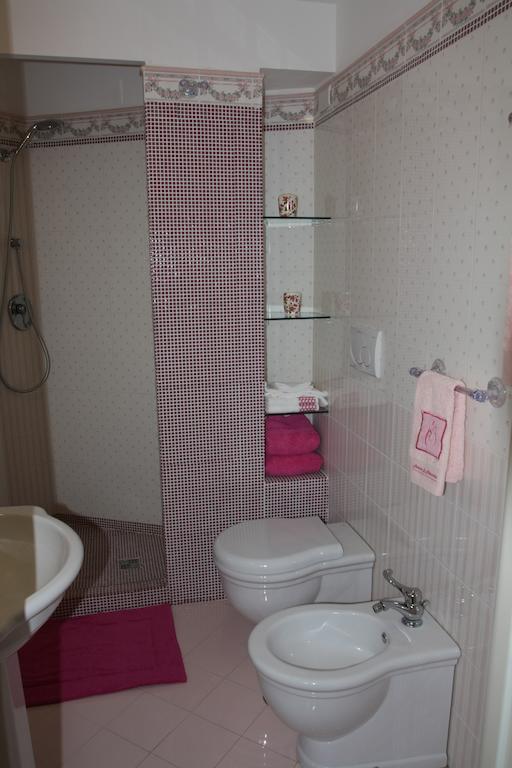 Bed And Breakfast Angolo Fiorito Чивитавекия Стая снимка